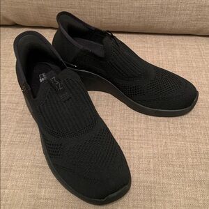 Skechers Mark Nason Hands Free Technology
Black
2” cushy heeled
